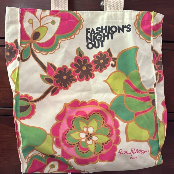 Lilly Pulitzer Fashion’s Night Out 2011 Collectible Tote Bag - Picture 5 of 8